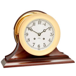 Chelsea Clock glazenslaande klok op Traditional Base 8 1/2 inch messing 29001